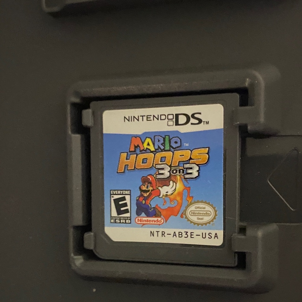 Nintendo DS Mario Hoops 3-on-3 Game - Picture 4 of 5
